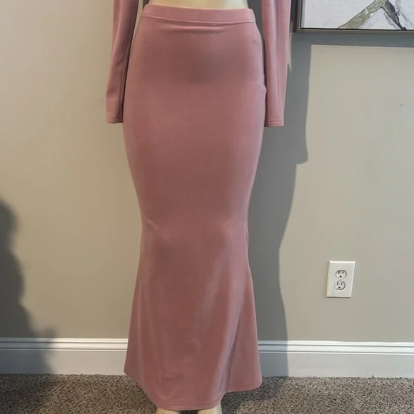 SHEIN- 2pc Long Skirt and Shirt Set size M - Picture 3 of 7